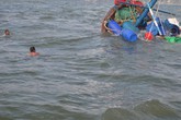 Hải Phòng: Đồn biên phòng Cát Bà cứu thành công 4 thuyền viên gặp nạn Hải Phòng: Đồn biên phòng Cát Bà cứu thành công 4 thuyền viên gặp nạn