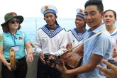 Những “tiếng hát át tiếng sóng” ở quần đảo Trường Sa Những “tiếng hát át tiếng sóng” ở quần đảo Trường Sa