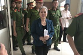 Vụ lừa chạy điểm, chạy trường tại Bình Dương: Bị cáo bất ngờ khai nhận số tiền hàng chục tỷ đồng Vụ lừa chạy điểm, chạy trường tại Bình Dương: Bị cáo bất ngờ khai nhận số tiền hàng chục tỷ đồng