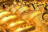 Giá vàng tăng vọt do những biến động từ Mỹ Giá vàng tăng vọt do những biến động từ Mỹ