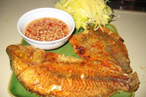 Không cần chảo chống dính, rán cá vẫn giòn thơm, không bắn dầu nhờ bí kíp cực đơn giản này Không cần chảo chống dính, rán cá vẫn giòn thơm, không bắn dầu nhờ bí kíp cực đơn giản này