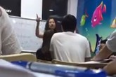 Vụ giáo viên Tiếng Anh thóa mạ học viên: Tầm thường hóa vai trò của người thầy Vụ giáo viên Tiếng Anh thóa mạ học viên: Tầm thường hóa vai trò của người thầy
