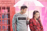 Hồ Quỳnh Hương dầm mưa lúc 4h sáng diễn cảnh ngôn tình với trai trẻ Hồ Quỳnh Hương dầm mưa lúc 4h sáng diễn cảnh ngôn tình với trai trẻ