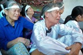 Vụ 3 mẹ con thai phụ tử vong dưới gầm xe tải: Đẫm nước mắt tiễn đưa thi thể 3 nạn nhân xấu số Vụ 3 mẹ con thai phụ tử vong dưới gầm xe tải: Đẫm nước mắt tiễn đưa thi thể 3 nạn nhân xấu số