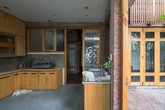 Ngôi nhà mặt tiền toàn gạch mộc và lam gỗ ở Hải Dương nổi bật trên báo Tây Ngôi nhà mặt tiền toàn gạch mộc và lam gỗ ở Hải Dương nổi bật trên báo Tây