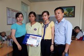 31 triệu đồng đến với gia đình hai bố con mắc bệnh nặng 31 triệu đồng đến với gia đình hai bố con mắc bệnh nặng