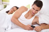 Nhọc nhằn kiếm tiền để rồi mất chồng vào tay osin trẻ Nhọc nhằn kiếm tiền để rồi mất chồng vào tay osin trẻ