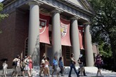 Đại học Harvard bị kiện vì phân biệt đối xử với sinh viên gốc Á Đại học Harvard bị kiện vì phân biệt đối xử với sinh viên gốc Á