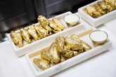 Đến cánh gà cũng được mạ vàng 24k để bán Đến cánh gà cũng được mạ vàng 24k để bán
