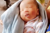 Bé gái sơ sinh 10 ngày tuổi bị bỏ rơi giữa cầu Bé gái sơ sinh 10 ngày tuổi bị bỏ rơi giữa cầu