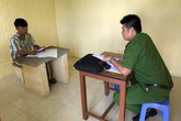 Hà Nội: Bắt kẻ chuyên lừa đảo phụ nữ mua hàng hiệu qua Facebook lên tới 400 triệu đồng Hà Nội: Bắt kẻ chuyên lừa đảo phụ nữ mua hàng hiệu qua Facebook lên tới 400 triệu đồng