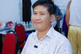 Phước Sang đeo tang cha, xuất hiện tiều tụy trong show truyền hình Phước Sang đeo tang cha, xuất hiện tiều tụy trong show truyền hình
