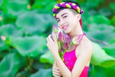 Nam sinh điển trai lớp 12 gây tranh cãi khi mặc yếm hồng chụp bộ ảnh gây sửng sốt ở đầm sen Nam sinh điển trai lớp 12 gây tranh cãi khi mặc yếm hồng chụp bộ ảnh gây sửng sốt ở đầm sen