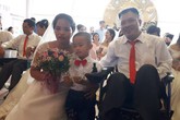 Cô gái Thủ đô trốn nhà vào Thanh Hóa lấy người chồng ngồi xe lăn Cô gái Thủ đô trốn nhà vào Thanh Hóa lấy người chồng ngồi xe lăn