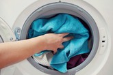 Những thói quen làm giảm tuổi thọ máy giặt Những thói quen làm giảm tuổi thọ máy giặt