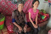 Nghệ An: Xót xa cảnh mẹ già 84 tuổi tàn tật nuôi con bị bệnh tim Nghệ An: Xót xa cảnh mẹ già 84 tuổi tàn tật nuôi con bị bệnh tim
