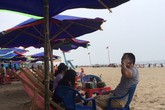 Sầm Sơn: Chiêu chặt chém 'sáng tạo' và lệ lạ đáng sợ mới mùa hè này Sầm Sơn: Chiêu chặt chém 'sáng tạo' và lệ lạ đáng sợ mới mùa hè này