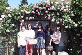 Ai cũng ước được đến thăm khu vườn 250m² nở đầy hoa hồng "khủng" của mẹ Việt ở Séc Ai cũng ước được đến thăm khu vườn 250m² nở đầy hoa hồng "khủng" của mẹ Việt ở Séc