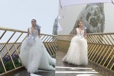 Hoa hậu Kỳ Duyên suýt trượt chân khi catwalk trong mưa tầm tã ở Bà Nà Hoa hậu Kỳ Duyên suýt trượt chân khi catwalk trong mưa tầm tã ở Bà Nà