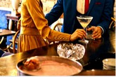 Anh chàng mất cả chì lẫn chài khi một đêm hẹn hai cô gái Anh chàng mất cả chì lẫn chài khi một đêm hẹn hai cô gái