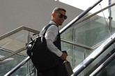 Thua trận ra sân bay về nước, hình ảnh quá điển trai của Cristiano Ronaldo vẫn khiến fan nữ ngất ngây Thua trận ra sân bay về nước, hình ảnh quá điển trai của Cristiano Ronaldo vẫn khiến fan nữ ngất ngây