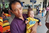 Rớt nước mắt nhìn bé 5 tháng tuổi chống chọi với tử thần Rớt nước mắt nhìn bé 5 tháng tuổi chống chọi với tử thần