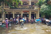 Vụ dân mua phải hàng rởm, vây trụ sở xã: Yêu cầu kiểm điểm Trưởng phòng Văn hóa thông tin huyện Vụ dân mua phải hàng rởm, vây trụ sở xã: Yêu cầu kiểm điểm Trưởng phòng Văn hóa thông tin huyện