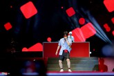 Sơn Tùng lần đầu biểu diễn 'Chạy ngay đi' remix ở phố đi bộ Hà Nội Sơn Tùng lần đầu biểu diễn 'Chạy ngay đi' remix ở phố đi bộ Hà Nội