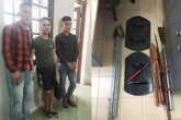Ba thanh niên mang hung khí bắt giữ hai phụ nữ để đòi nợ thuê Ba thanh niên mang hung khí bắt giữ hai phụ nữ để đòi nợ thuê