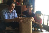 Bơm kim tiêm "đưa" HIV/AIDS truyền từ người này sang người khác như thế nào? Bơm kim tiêm "đưa" HIV/AIDS truyền từ người này sang người khác như thế nào?