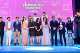 Johnny Trí Nguyễn gầy hốc hác dự ra mắt phim cùng bạn gái Johnny Trí Nguyễn gầy hốc hác dự ra mắt phim cùng bạn gái