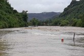 Nghệ An: Năm người chết, hàng ngàn ngôi nhà bị ngập sau bão số 4 Nghệ An: Năm người chết, hàng ngàn ngôi nhà bị ngập sau bão số 4