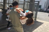 Nữ công nhân suýt chết ở công ty vì căn bệnh thường gặp khi mưa nhiều Nữ công nhân suýt chết ở công ty vì căn bệnh thường gặp khi mưa nhiều