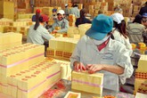 Doanh nghiệp thu trăm tỷ từ bán vàng mã, phục vụ 'cõi âm' Doanh nghiệp thu trăm tỷ từ bán vàng mã, phục vụ 'cõi âm'