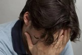 Trào nước mắt khi nghe con gái gọi tên vợ cũ trên phố Trào nước mắt khi nghe con gái gọi tên vợ cũ trên phố