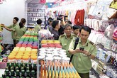 Vụ Con Cưng bị tố cắt nhãn cũ, thay tem “made in Thailand”: Người tố cáo dọa kiện ra tòa Vụ Con Cưng bị tố cắt nhãn cũ, thay tem “made in Thailand”: Người tố cáo dọa kiện ra tòa