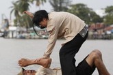 Bị vợ đánh mà không ai tin, chồng phải ghi âm, chụp hình làm bằng chứng xin ly hôn Bị vợ đánh mà không ai tin, chồng phải ghi âm, chụp hình làm bằng chứng xin ly hôn