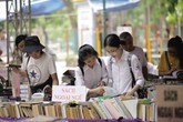 Phụ huynh lao đao vì sách giáo khoa khan hiếm Phụ huynh lao đao vì sách giáo khoa khan hiếm