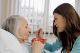 Những lưu ý khi chăm sóc người bệnh sau tai biến mạch máu não Những lưu ý khi chăm sóc người bệnh sau tai biến mạch máu não