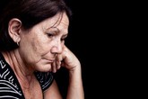 Đến viện chăm mẹ, vợ tôi thốt ra những câu mà ai cũng phải nổi giận Đến viện chăm mẹ, vợ tôi thốt ra những câu mà ai cũng phải nổi giận