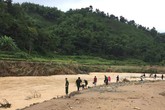 Thanh Hóa: Tìm thấy thi thể cháu bé rơi xuống sông Âm Thanh Hóa: Tìm thấy thi thể cháu bé rơi xuống sông Âm
