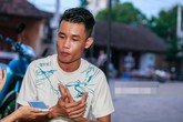 Bị vợ 3 tố tái nghiện và cò quay, Hiệp Gà một mực: 'Tôi im lặng và đón nhận' Bị vợ 3 tố tái nghiện và cò quay, Hiệp Gà một mực: 'Tôi im lặng và đón nhận'