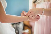 Thông gia bẽ bàng vì lộ chuyện tặng con vàng giả ngày cưới Thông gia bẽ bàng vì lộ chuyện tặng con vàng giả ngày cưới