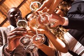 Đại gia bậc nhất: Mỗi ngày tiêu 1,8 tỷ giải khuây, riêng vệ sinh 6 triệu/ngày Đại gia bậc nhất: Mỗi ngày tiêu 1,8 tỷ giải khuây, riêng vệ sinh 6 triệu/ngày