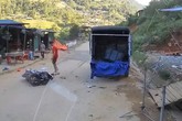 Mất mạng vì lái xe tốc độ cao tông thẳng vào đuôi xe tải đậu ven đường Mất mạng vì lái xe tốc độ cao tông thẳng vào đuôi xe tải đậu ven đường