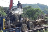Tài xế xe bồn hai lần đánh lái tránh xe khác trước khi đâm xe khách Tài xế xe bồn hai lần đánh lái tránh xe khác trước khi đâm xe khách