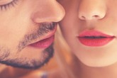 Vùng kín có dấu hiệu lạ sau khi trốn vợ 'ăn vụng' Vùng kín có dấu hiệu lạ sau khi trốn vợ 'ăn vụng'