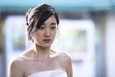 Chuẩn bị bước vào đêm tân hôn, cô dâu tái mặt khi mở phong bì nghìn đô từ khách lạ Chuẩn bị bước vào đêm tân hôn, cô dâu tái mặt khi mở phong bì nghìn đô từ khách lạ