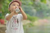 Phụ huynh lo chất lượng sữa học đường cận date Phụ huynh lo chất lượng sữa học đường cận date