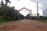 Hàng trăm học sinh khốn khổ vì nhà máy chế biến mủ cao su Hàng trăm học sinh khốn khổ vì nhà máy chế biến mủ cao su